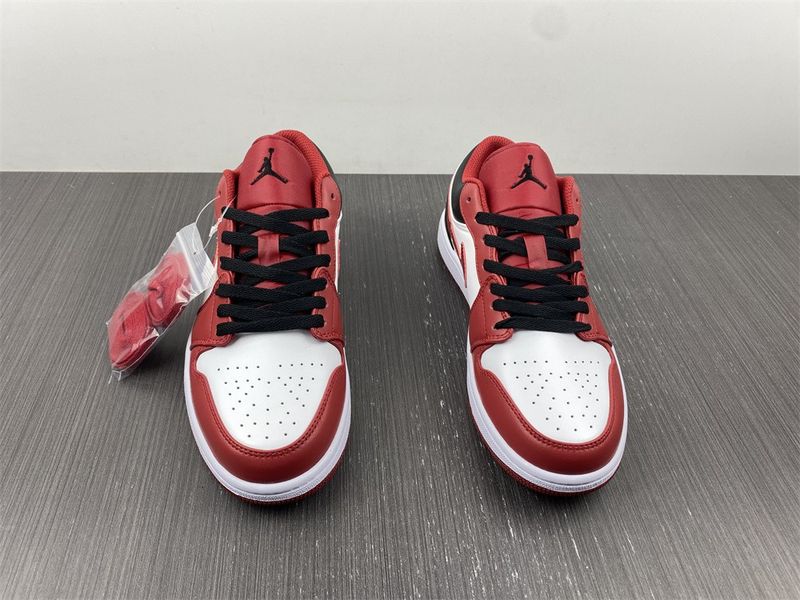 Air Jordan 1 Low Bulls 53558-163