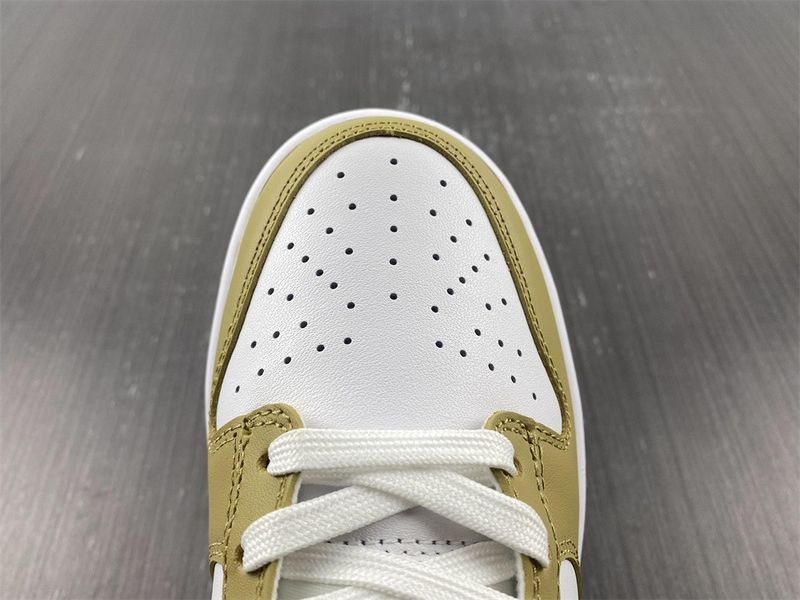 Dunk Low Essential Paisley Pack Barley DH4401-104