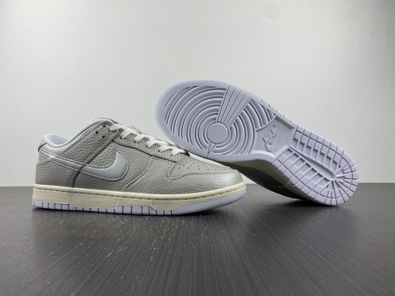 Dunk Low Metallic Silver  DX3197-095