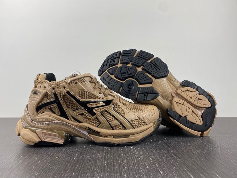 B*alenciaga runner AM221224