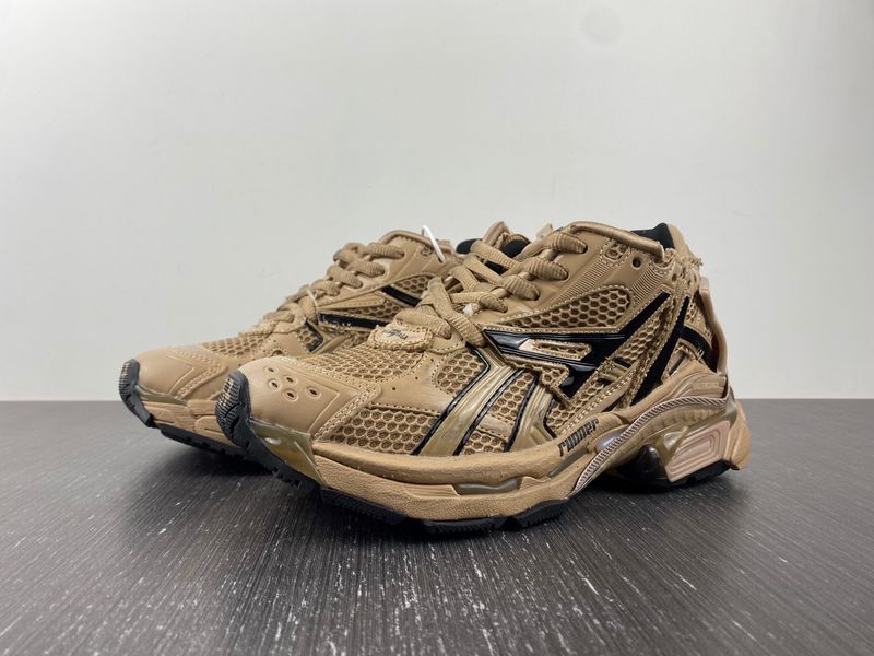 B*alenciaga runner AM221224