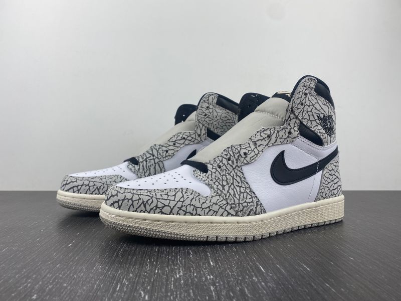 Air Jordan 1 Retro High OG White Cement  Style DZ5485-052