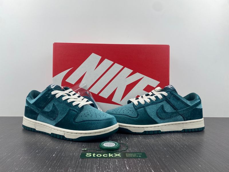 Dunk Low Velvet Teal DZ5224-300