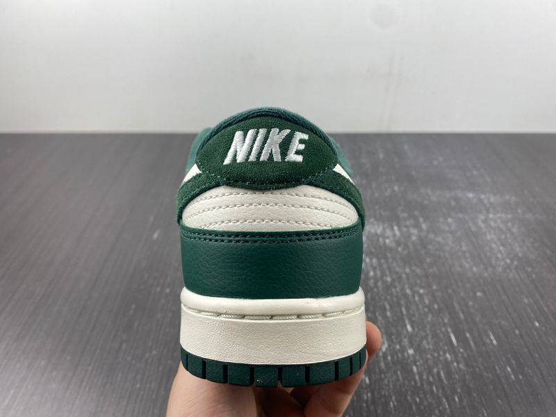 Dunk Low SE Noble Green FD0350-133