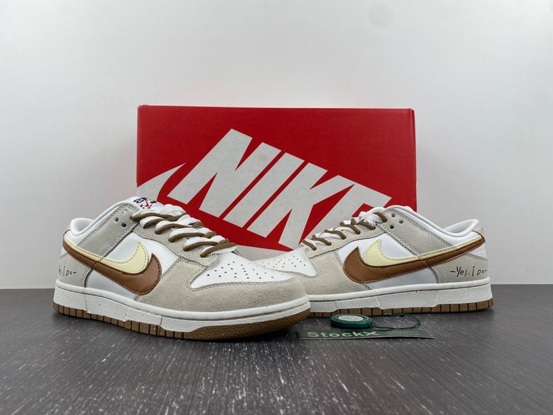 Dunk Low SE 85 Double Swoosh DO9457-100