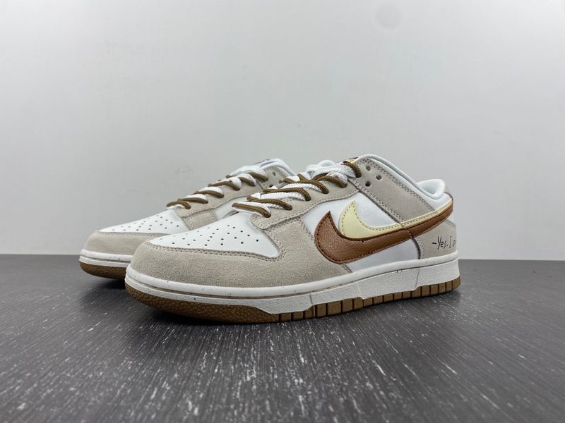 Dunk Low SE 85 Double Swoosh DO9457-100