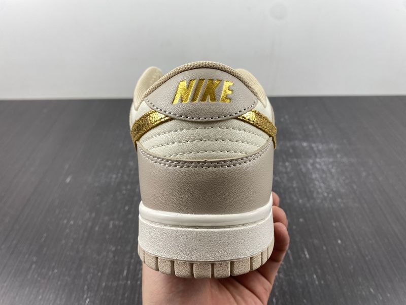 Dunk Low Phantom Metallic Gold  DX5930-001