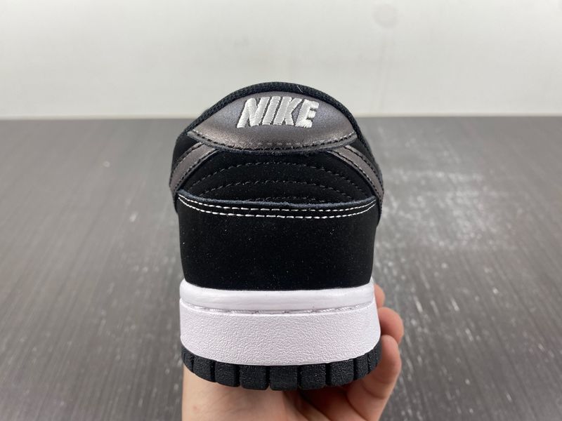 Dunk Low Airbrush Swoosh Black FD6923-001