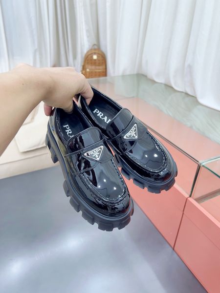 P*rada Top Loafer CL 23030831-16