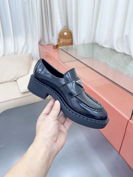 P*rada Top Loafer CL 23030831-24