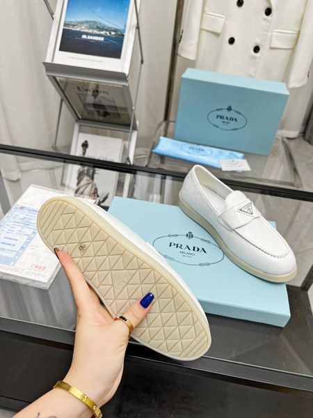P*rada Top Loafer CL 23030831-91