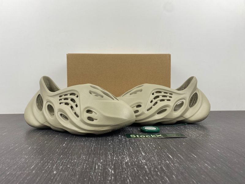 Yeezy Foam RNR Stone Salt GV6840
