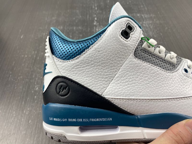 Air Jordan 3 Fragment 136064-660