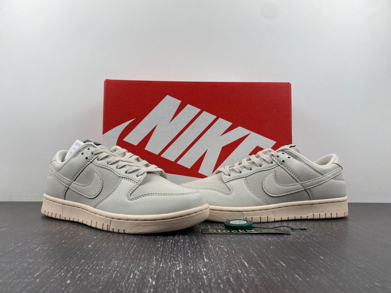 Dunk Low Premium Light Orewood Brown DZ2538-100