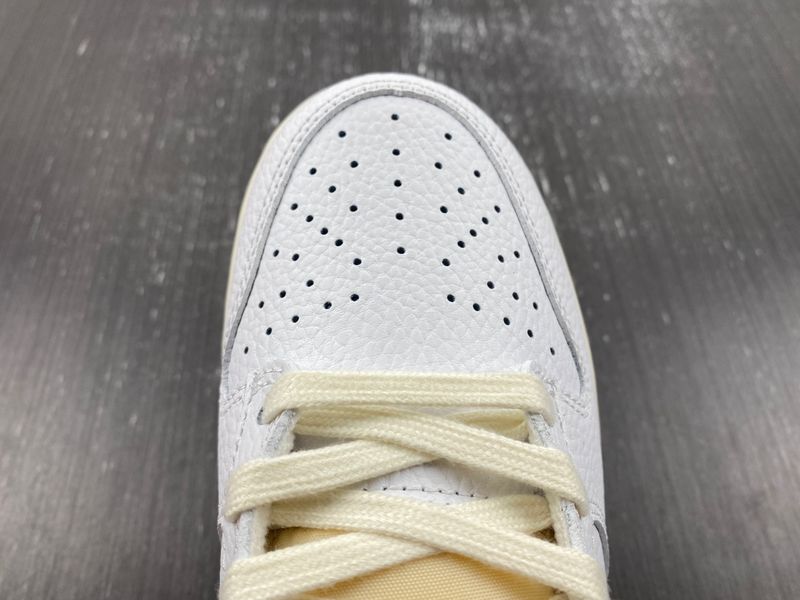 Dunk Low New Americana Washed Denim FN6881-100