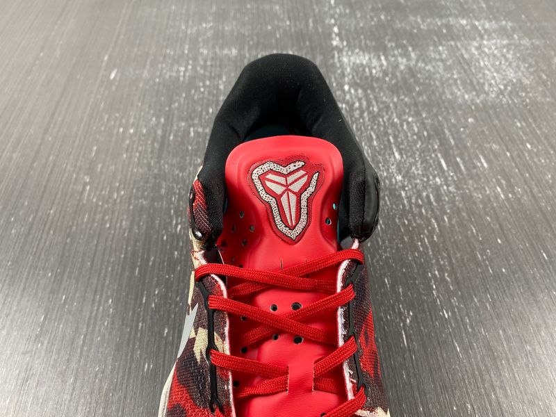 Kobe 8 Milk Snake  555035-601