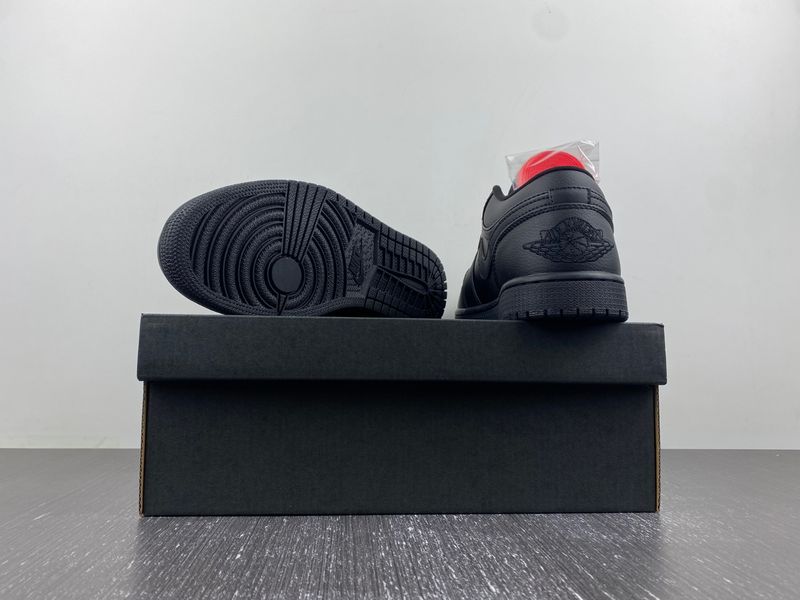 Air Jordan 1 Low Triple Black  553558-091