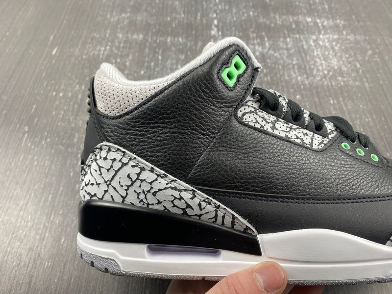Air Jordan 3 Retro Green Glow CT8532-031