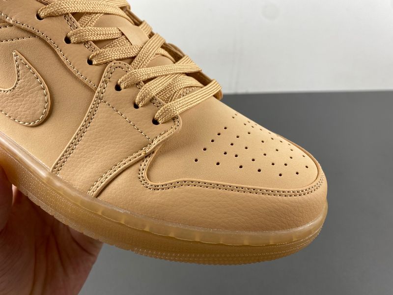 Air Jordan 1 Low SE Sand  FZ3972-294