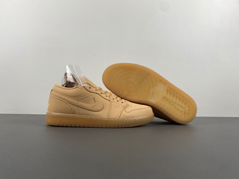 Air Jordan 1 Low SE Sand  FZ3972-294