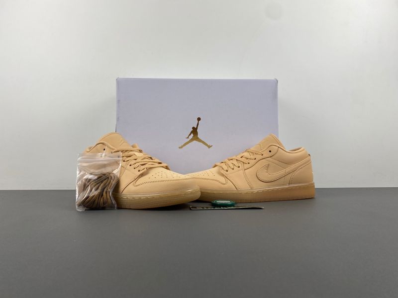 Air Jordan 1 Low SE Sand  FZ3972-294