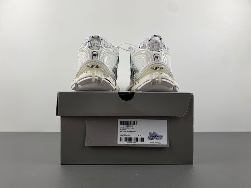 B*alenciaga runner AM 20240511-4