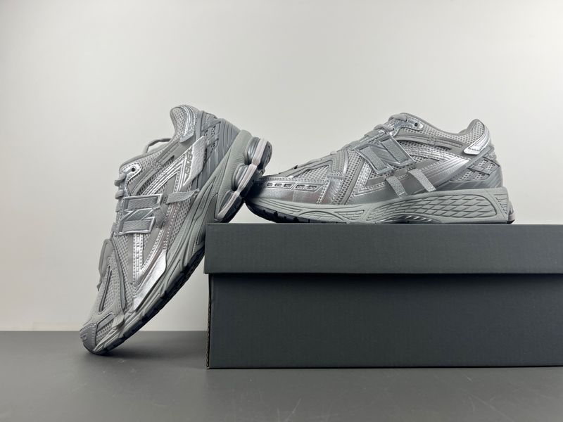 New Balance 1906A Concrete Silver Metallic  M1906AG
