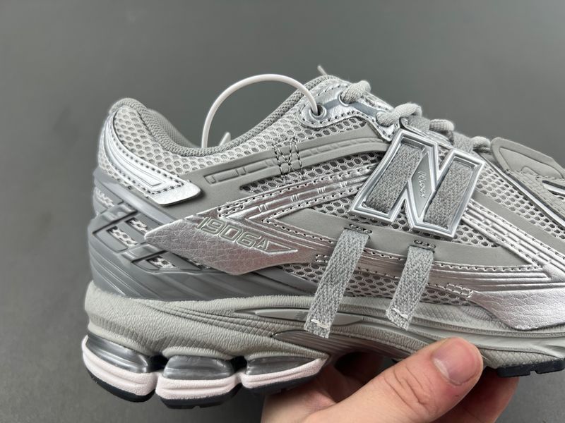 New Balance 1906A Concrete Silver Metallic  M1906AG