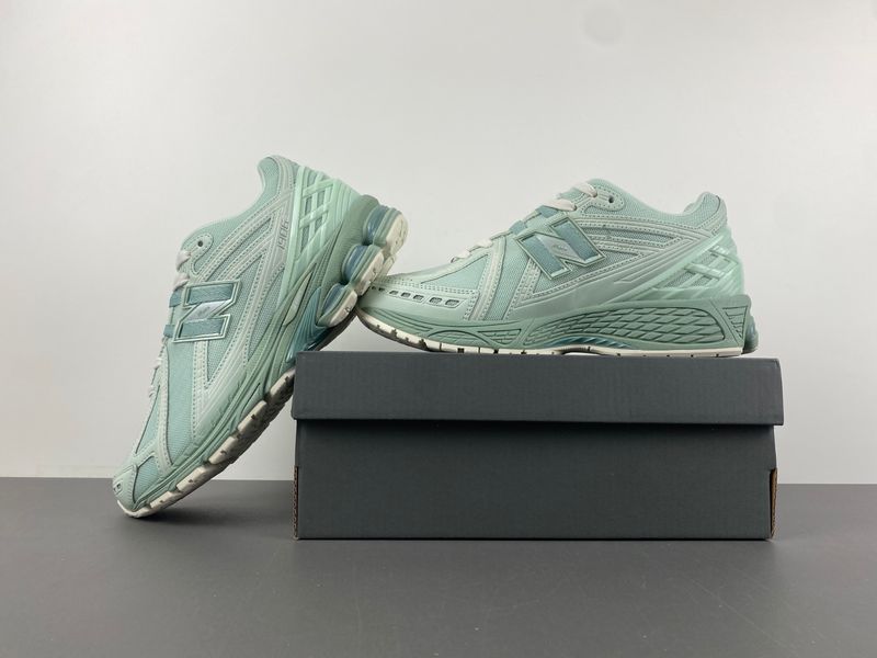 New Balance 1906R Jade Green  M1906RZC