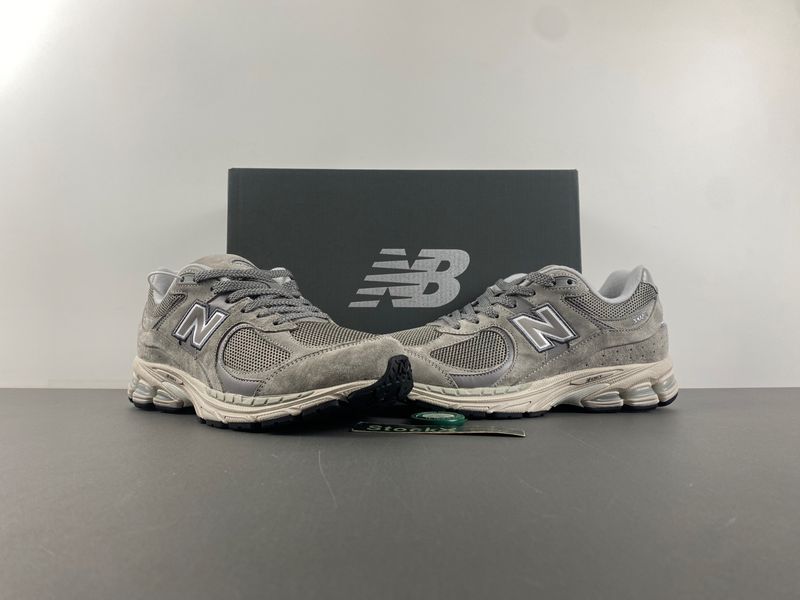 New Balance 2002R Marblehead Light Aluminum  ML2002RC