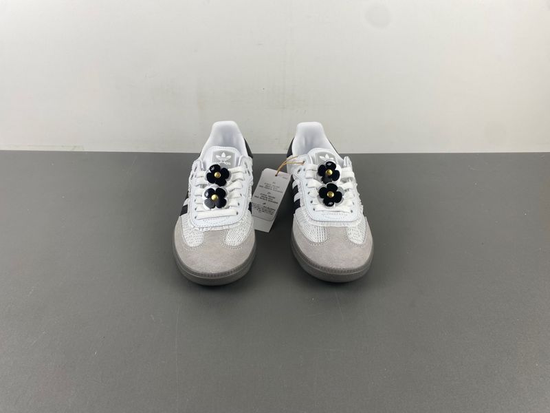Samba OG Lace Flower IH3371