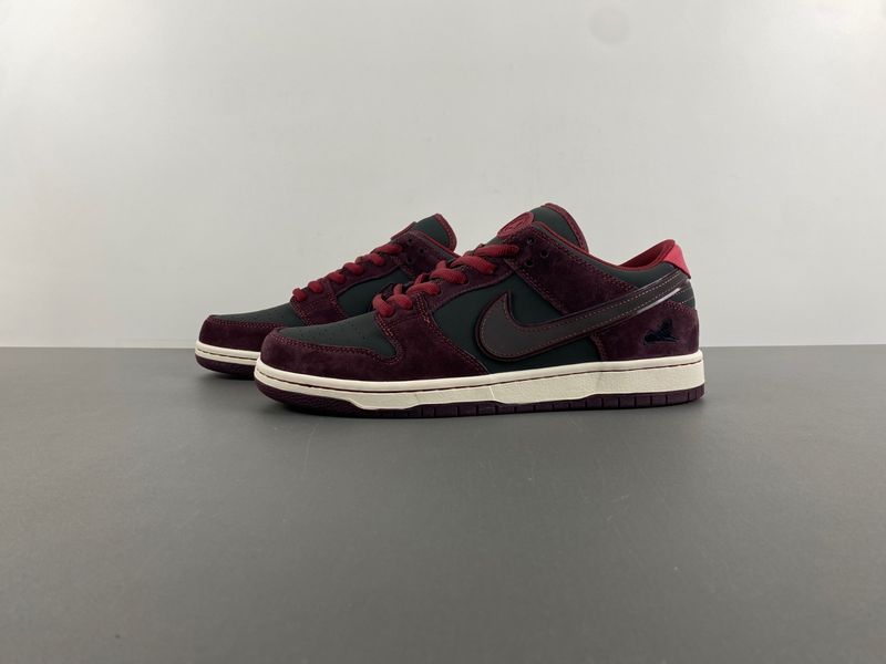 SB Dunk Low Riot Skateshop  FZ1289-200