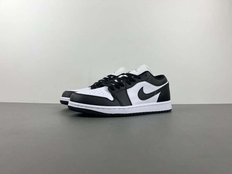 Air Jordan 1 Retro Low Panda 5553558-131