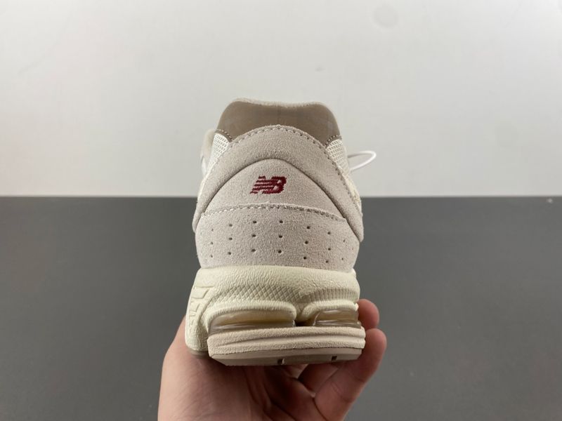 New Balance 2002R Beige M2002RHX