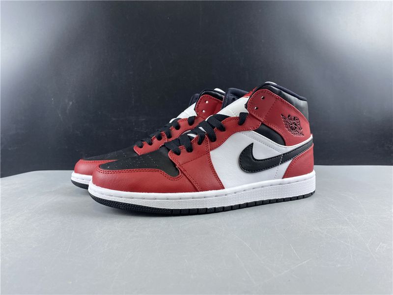 Air Jordan 1 Mid Chicago Toe 554724-069