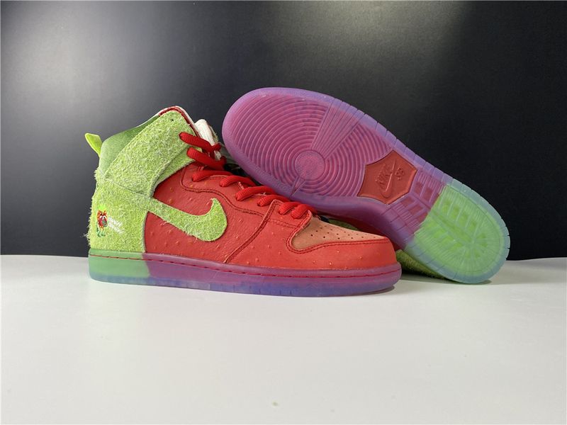 【Free Shipping】SB Dunk High Strawberry Cough CW7093-600