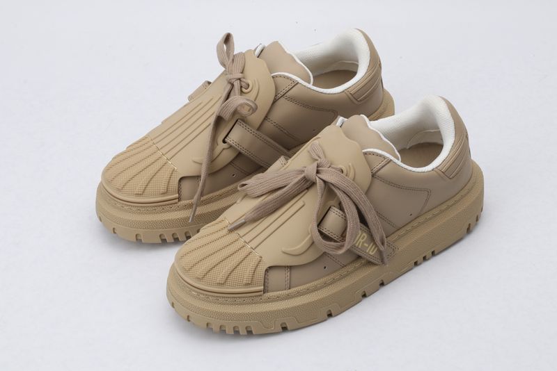 Women D*or Sneaker