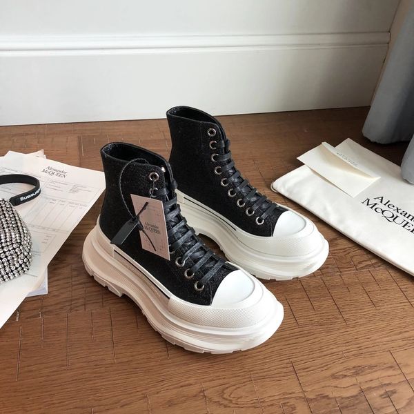A*exander M*queen Sneaker