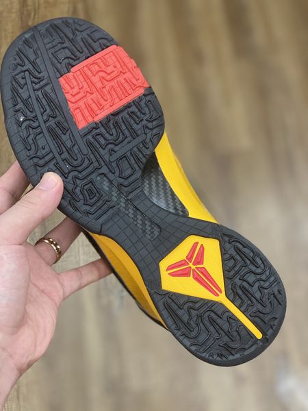 NIKE KOBE 5