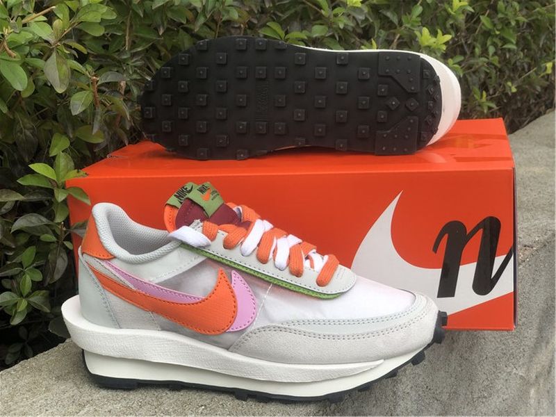 Women Sacai x Nike