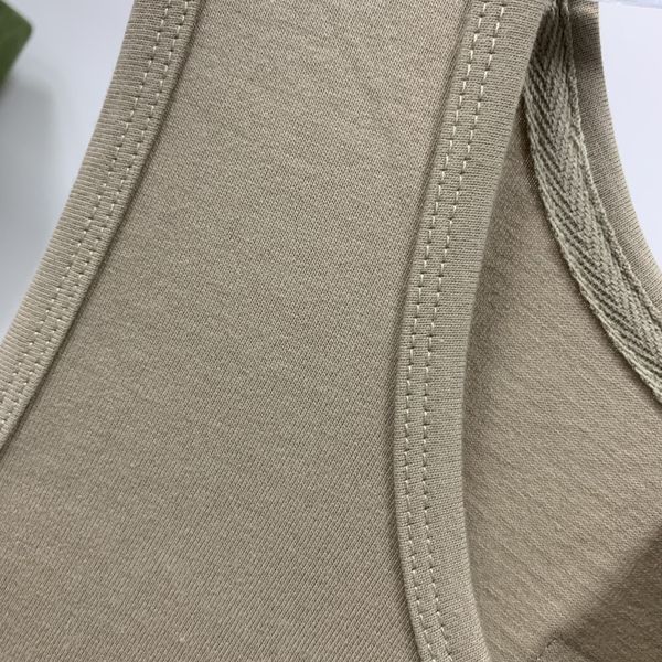 E*ssentials Vest Top Quality WM 20230626-56