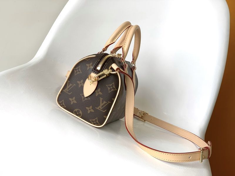 L*ouis V*uitton Crossbody bag Top Quality HT 20231016-19 20.5 x 13.5 x 12.0 CM