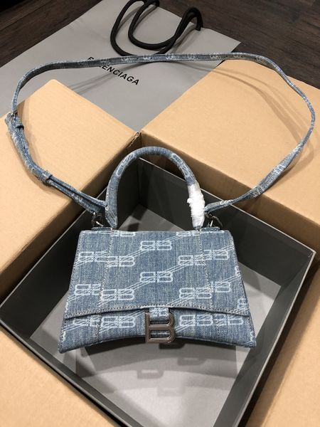 B*alenciaga Crossbody bag Top Quality HT 20231017-111 31*20*12