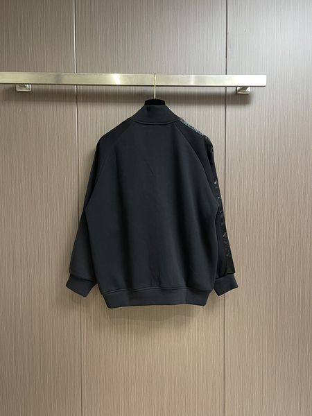 P*rada  Suit Top Quality D17 20240824-19