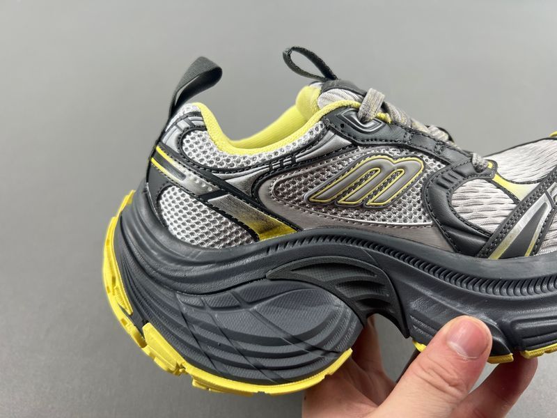 B*alenciaga Cargo AM 20241010-6