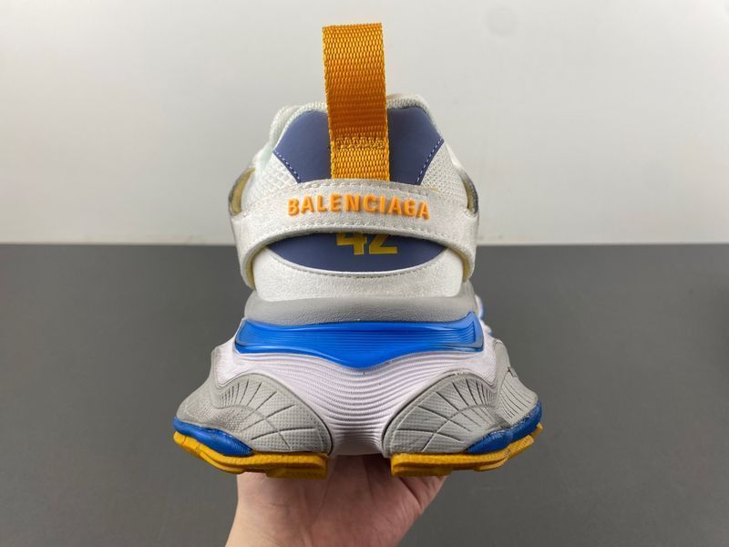 B*alenciaga Cargo AM 20241020-6