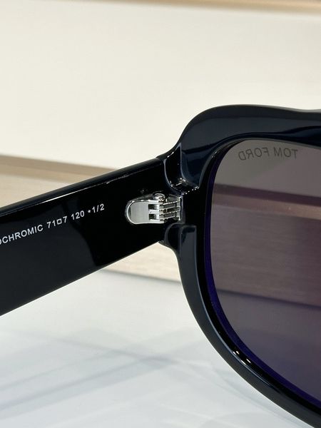 T*omford Glasses Top XX  20250113-49