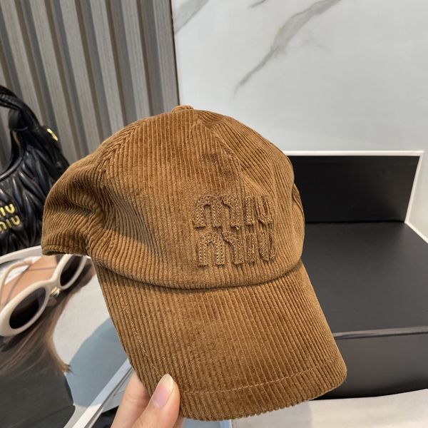 M*iuMiu  Hats Top XX20250411-10