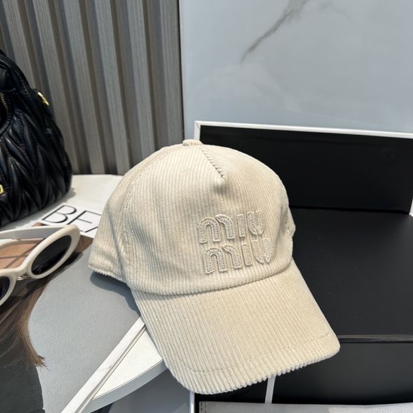 M*iuMiu  Hats Top XX20250411-11