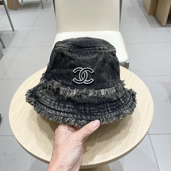 C*hanel  Hats Top XX20250411-39